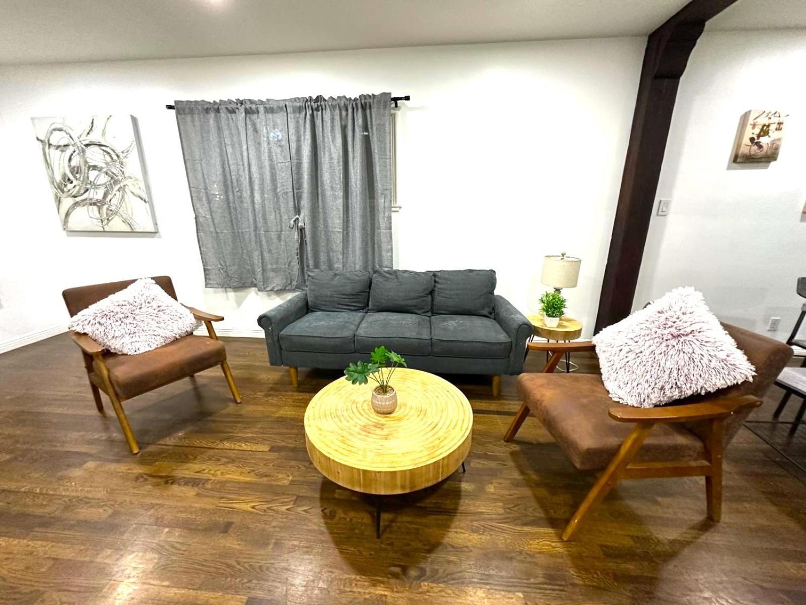 Cozy 3br With Pool, Yard, Garage, And 80 Inch Tv! * Los Angeles