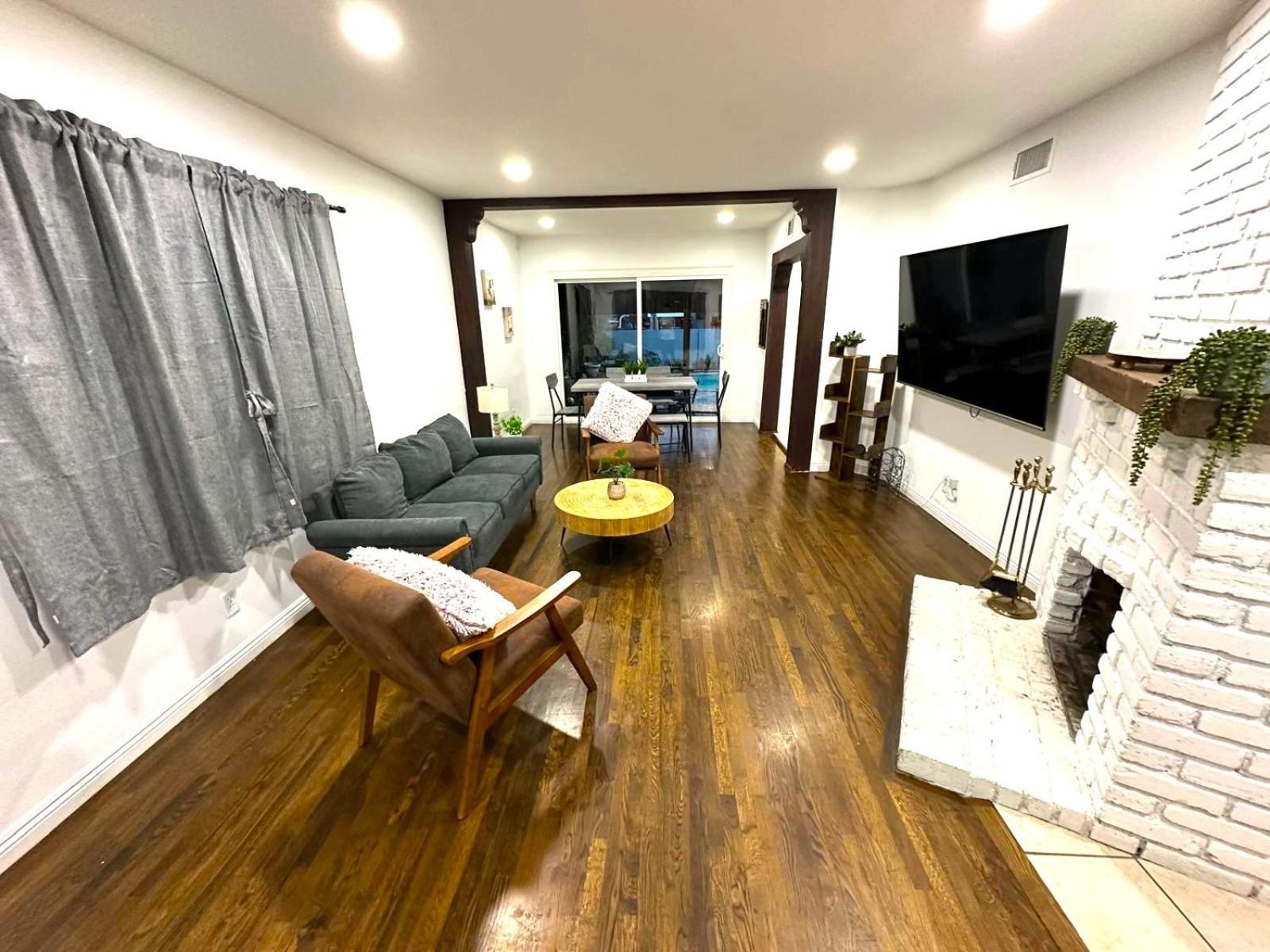 Cozy 3br With Pool, Yard, Garage, And 80 Inch Tv! * Los Angeles