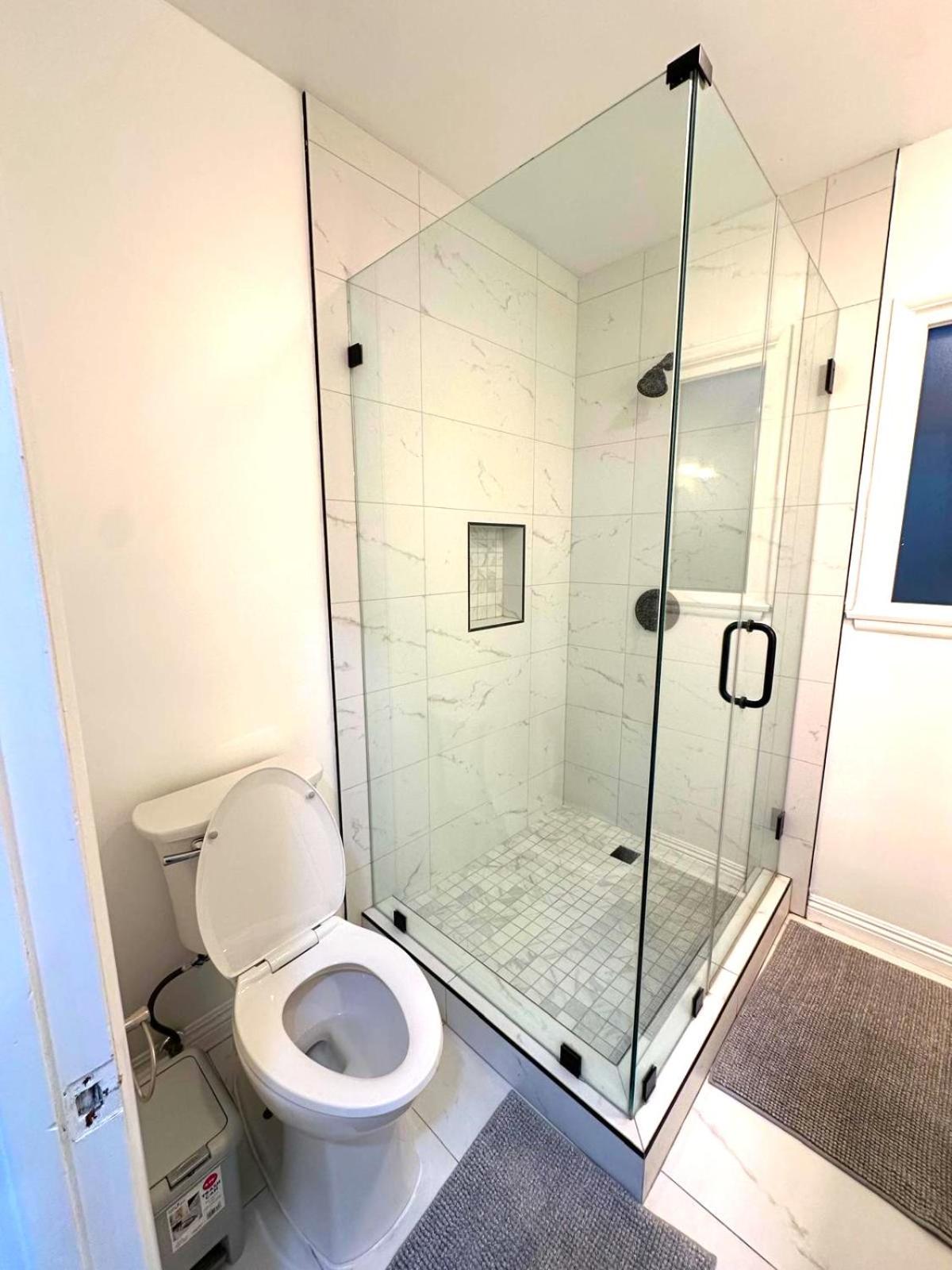 Cozy 3br With Pool, Yard, Garage, And 80 Inch Tv! * Los Angeles