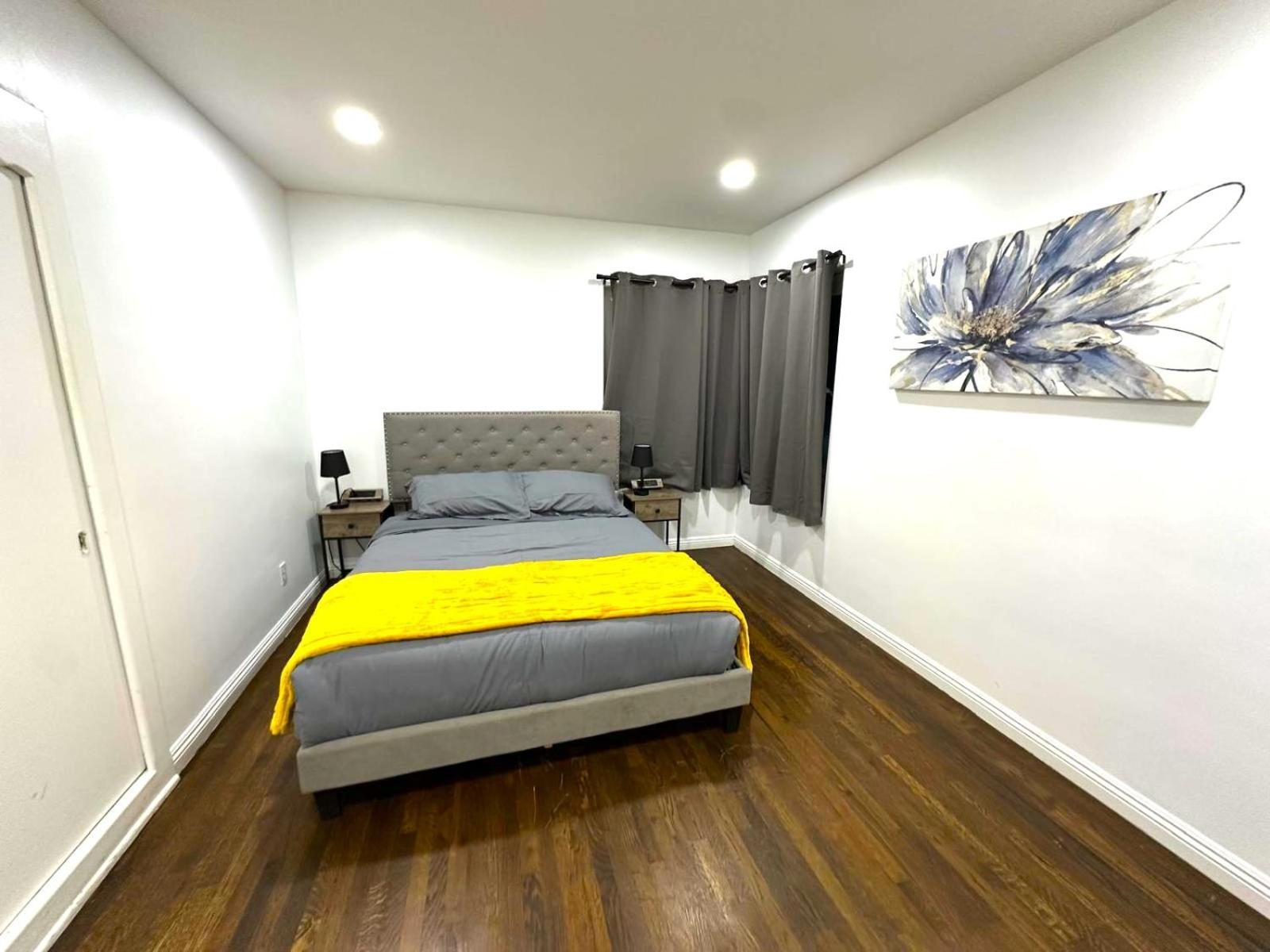 Cozy 3br With Pool, Yard, Garage, And 80 Inch Tv! *