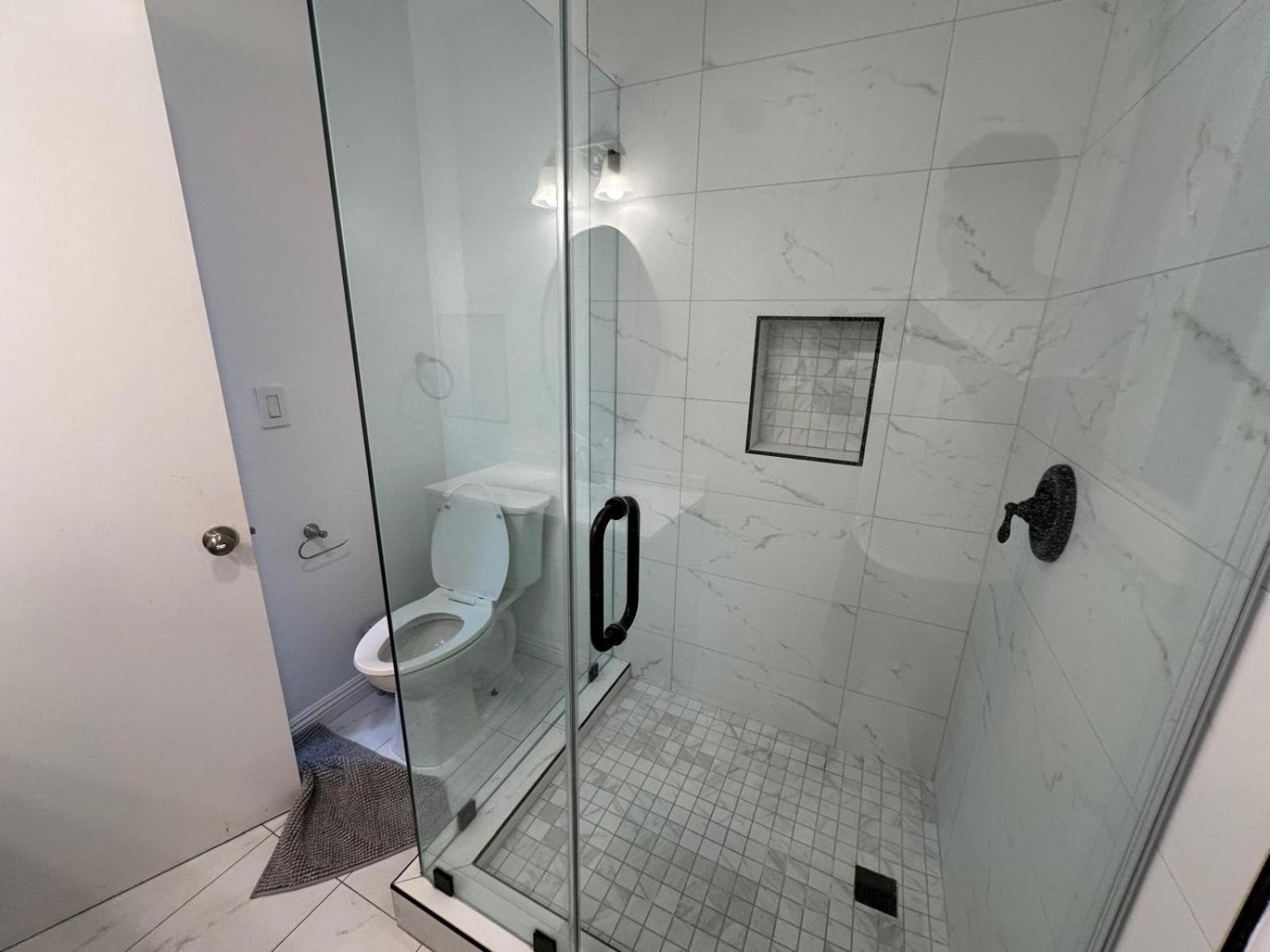 Cozy 3br With Pool, Yard, Garage, And 80 Inch Tv! Los Angeles