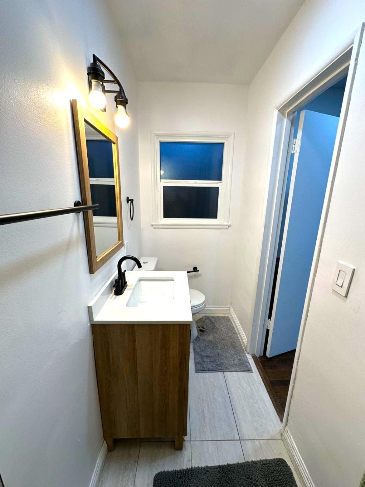 Cozy 3br With Pool, Yard, Garage, And 80 Inch Tv! Holiday home Los Angeles