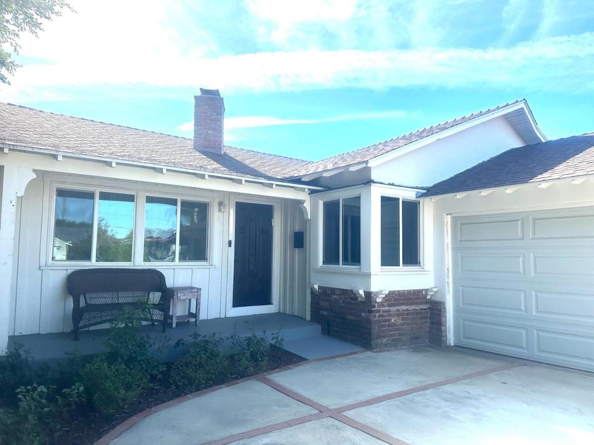 Holiday home Cozy 3br With Pool, Yard, Garage, And 80 Inch Tv! Los Angeles