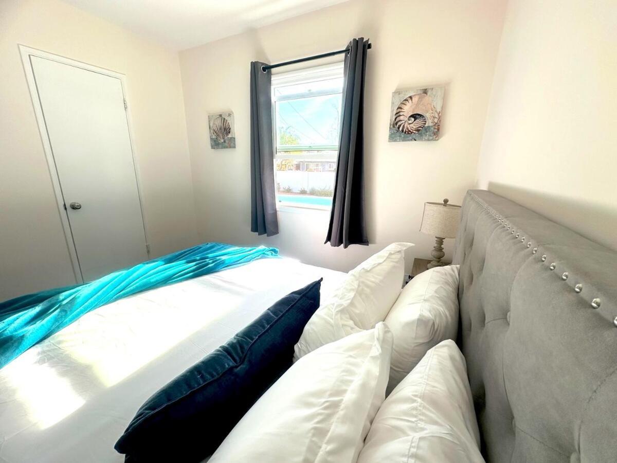 Cozy 3br With Pool, Yard, Garage, And 80 Inch Tv! *