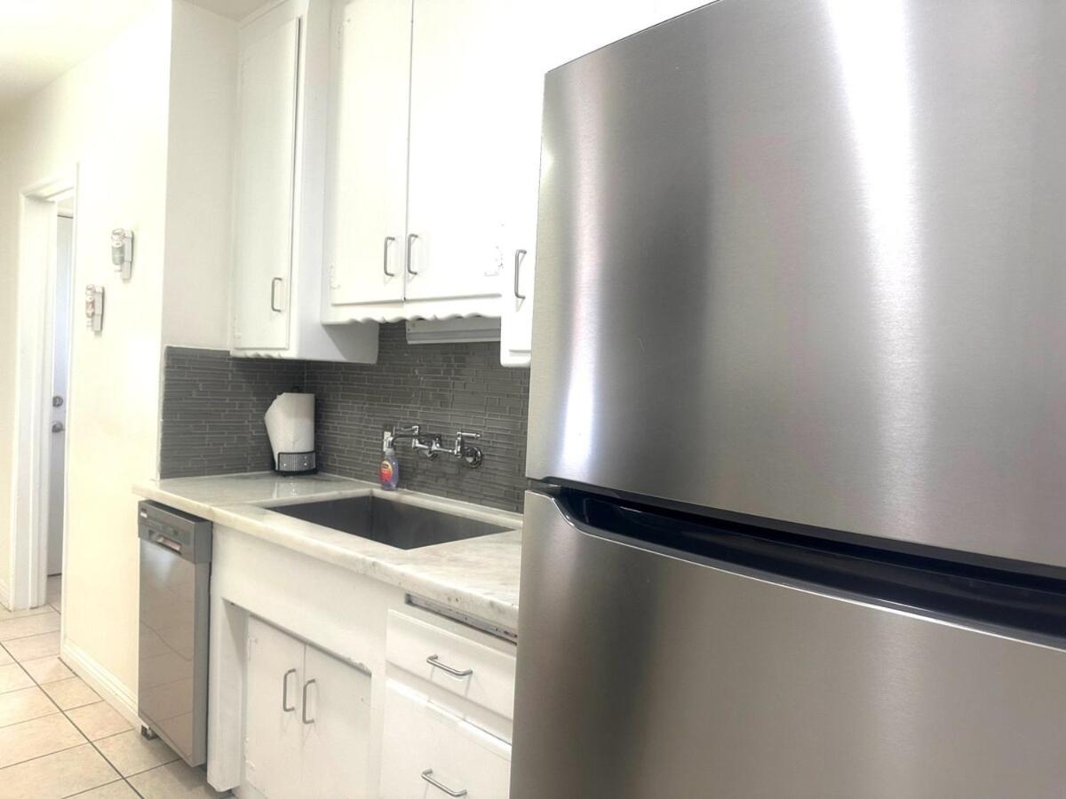 Cozy 3br With Pool, Yard, Garage, And 80 Inch Tv!
