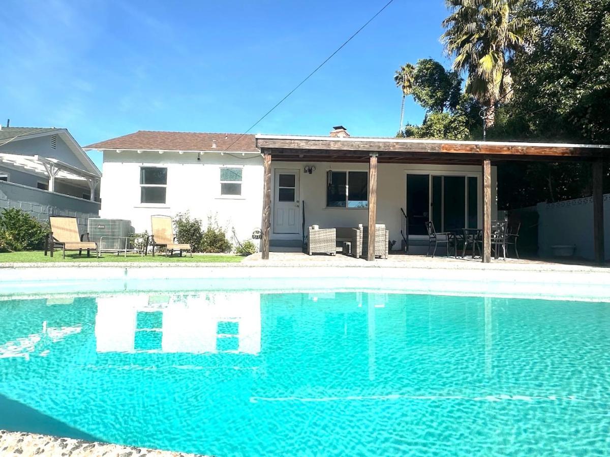 Holiday home Cozy 3br With Pool, Yard, Garage, And 80 Inch Tv! Los Angeles